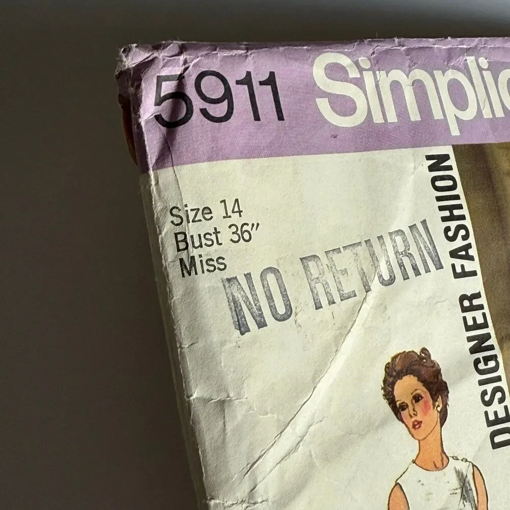Simplicity 5911 misses